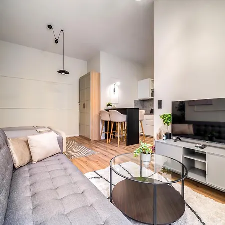 Time Out - R30 * בודפשט