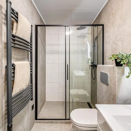 Time Out - R30 * Budapest